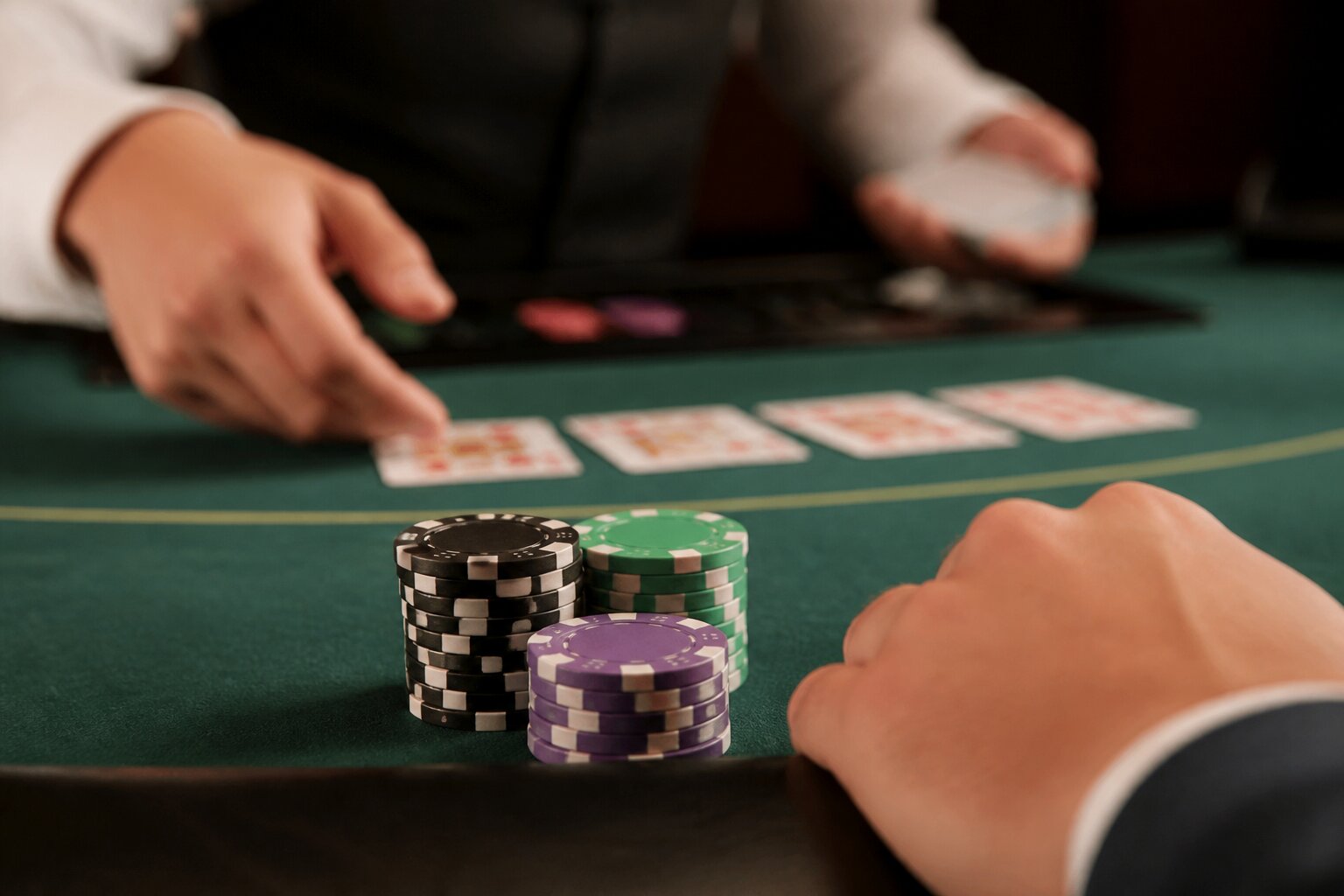 How To Play Blackjack UK: Beginner’s Guide to Rules & Card Values