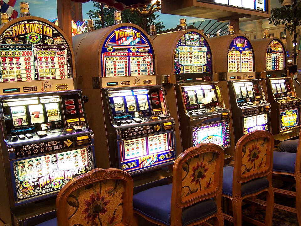 Differences Between Jackpot Slots and Normal Slots